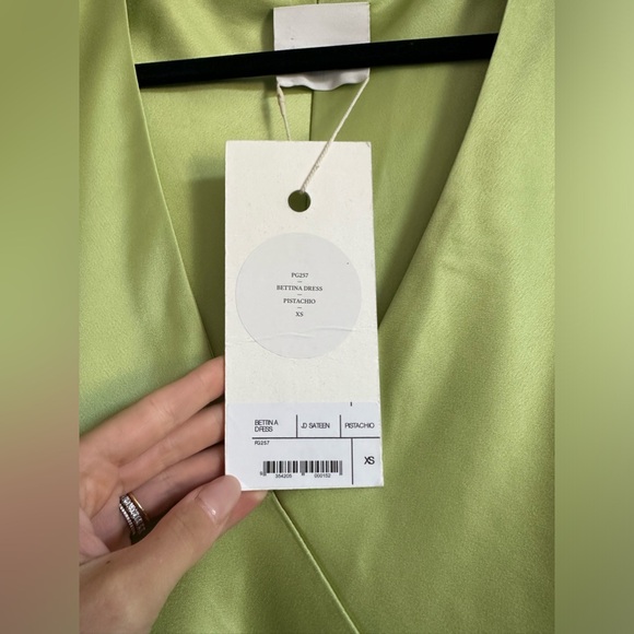 NWT Paris Georgia Bettina split midi dress in pistachio green - Picture 3 of 6